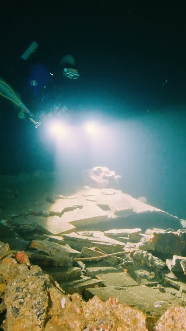 🇬🇧 WRECK DIVING

Despite the poor visibility, the BigBlue lights managed to enhance the dive site.
A wreck emerging from the shadows, places taking shape under the light where every detail is revealed and comes to life.

-

🇫🇷 PLONGÉE SUR ÉPAVE

Malgré la faible visibilité, les lampes Bigblue ont réussis à sublimer le site de plongée.
Un épave qui sort de l’ombre, des lieux qui reprennent forme sous la lumière où chaque détail finissent par se révéler et prendre vie.

🎥 @yannildut 
-
-
#diving #dive #plongée #underwater #épave #wreck #ocean #sea #underwatervideo #underwaterexploration #bigbluedivelights #bigbluedivelight #bigblueeurope #divelights #divelight